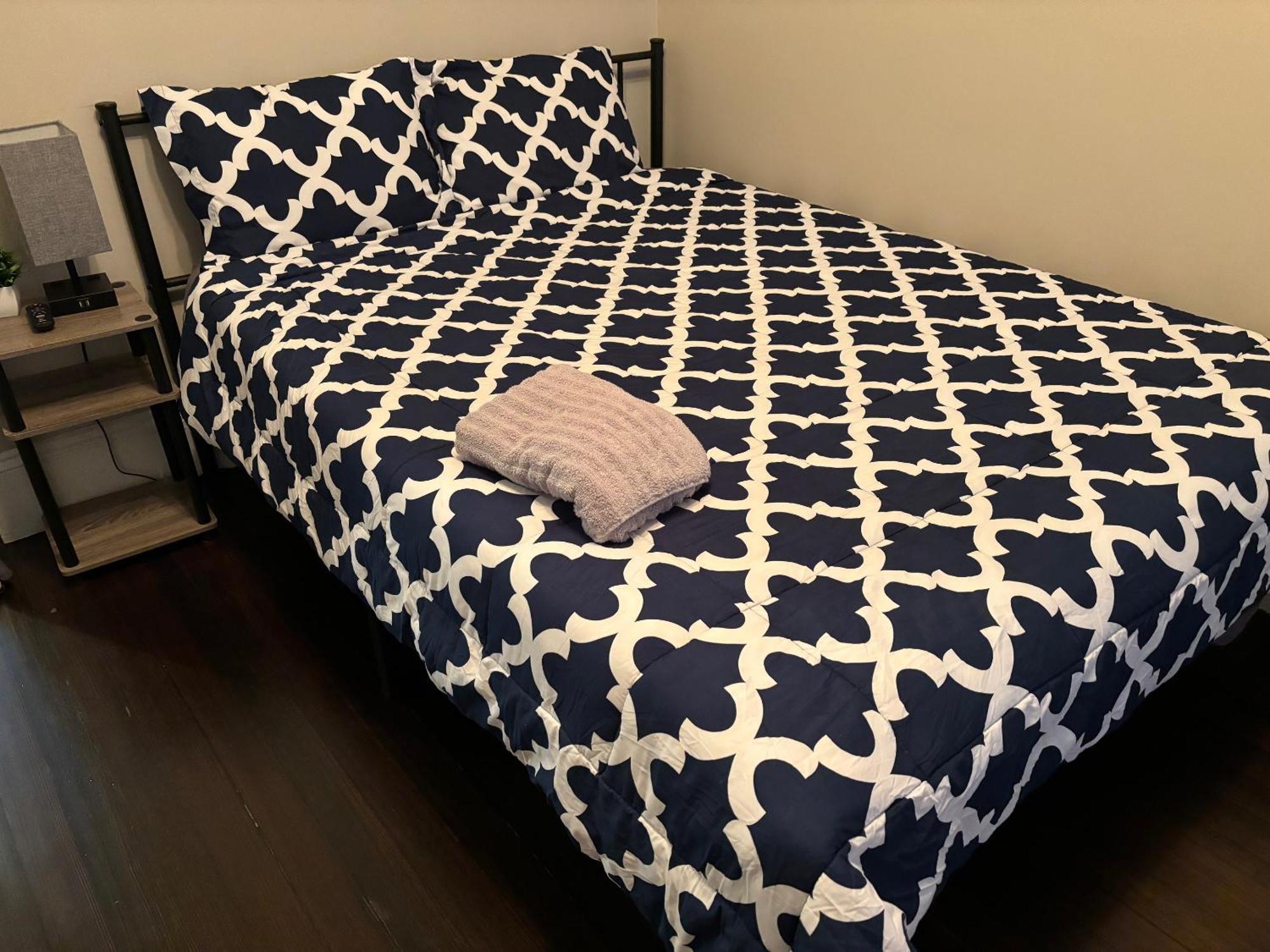 Homestay B&B In Boston - 3 Locations In Dorchester Eksteriør billede