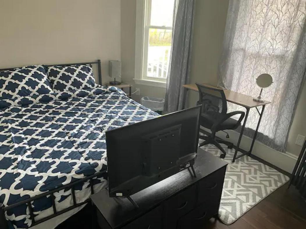 Homestay B&B In Boston - 3 Locations In Dorchester Eksteriør billede