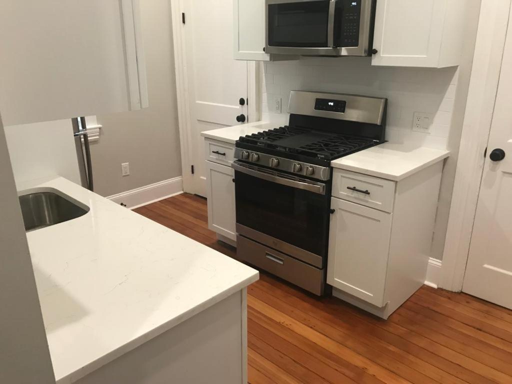 Homestay B&B In Boston - 3 Locations In Dorchester Eksteriør billede